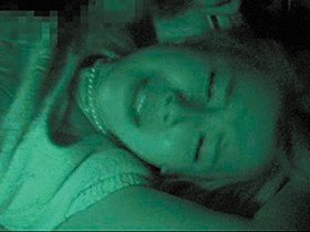 終電逃したバカ女を車に連れ込みカーセックス隠し撮り サンプル動画サムネイル